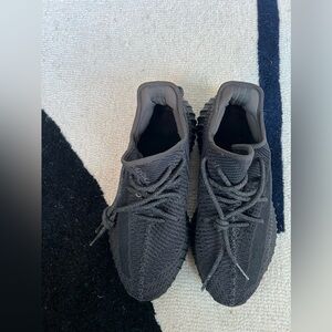 Black Yeezy 350